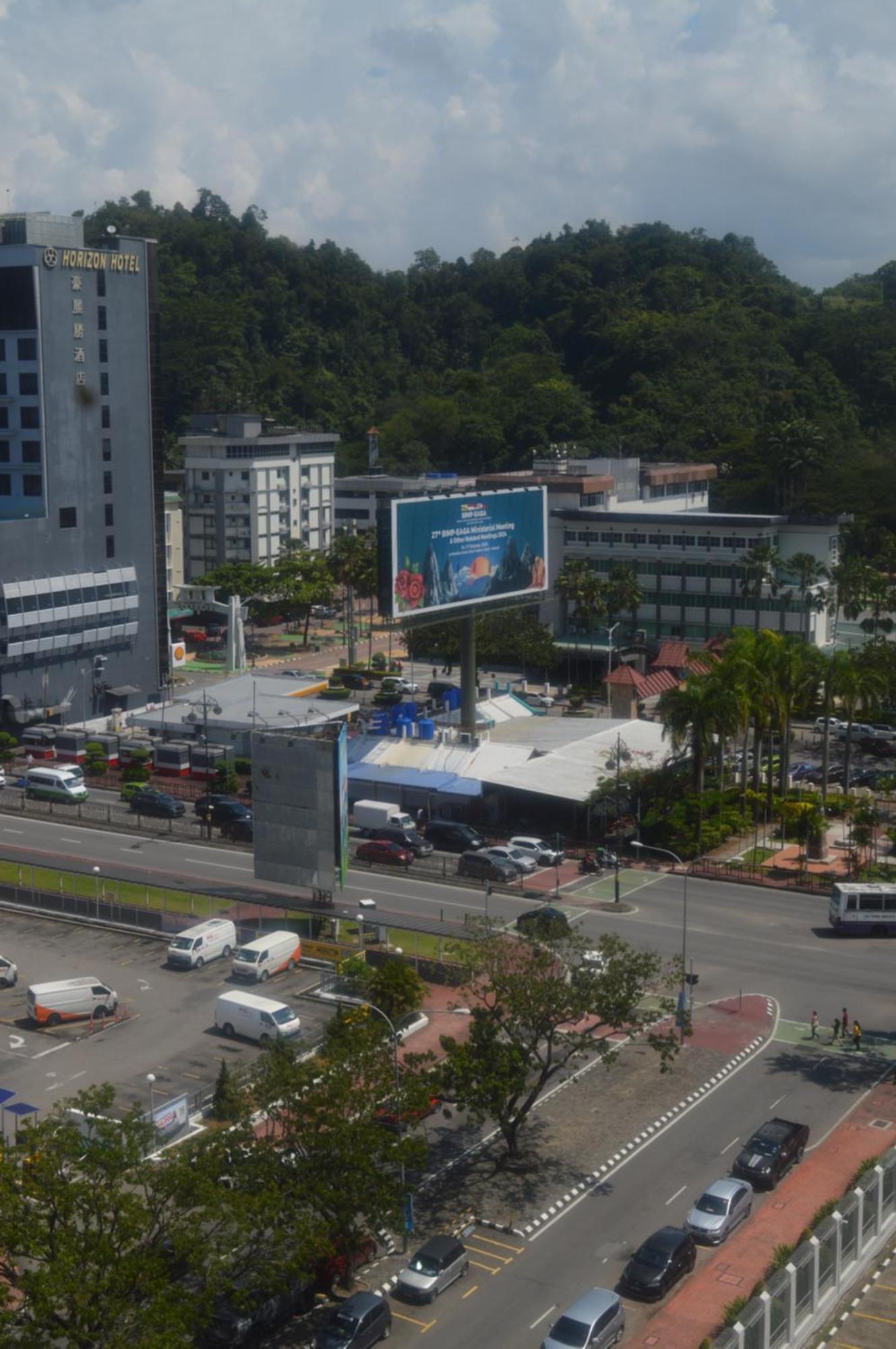 Pinay Home- The Shore Kota Kinabalu Luaran gambar